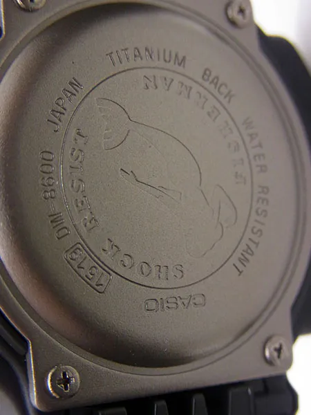 DW-8600ZJ-1T裏蓋